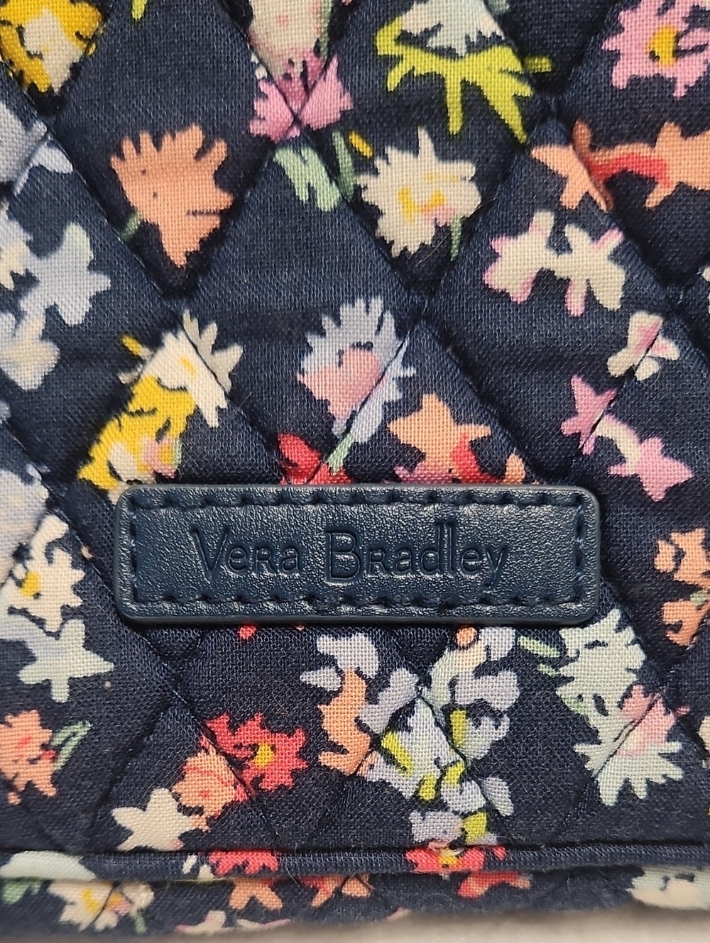 Vera Bradley Quilted Navy Floral Crossbody /missing Eye Glass Case - Picture 2 of 14